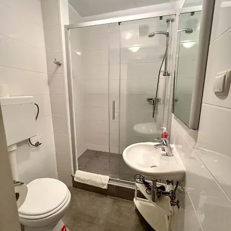 アパート Arena プーラ